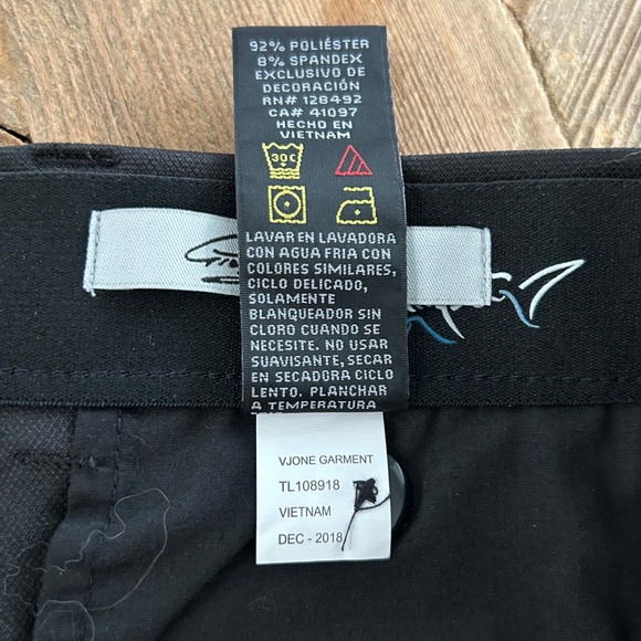 Greg Norman Mens Ultimate Classic Travel Pant Black 34x30 Stretch Golf NWT - Picture 11 of 13